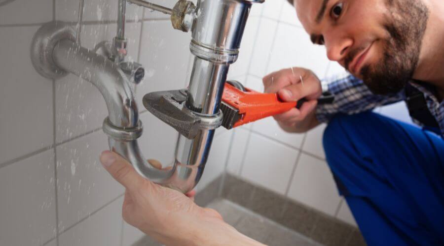 Professional clogged toilet repair services in Luebbering, MO